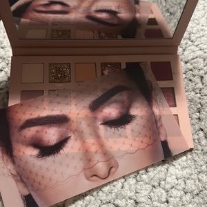 Huda beauty the new NUDE PALETTE
